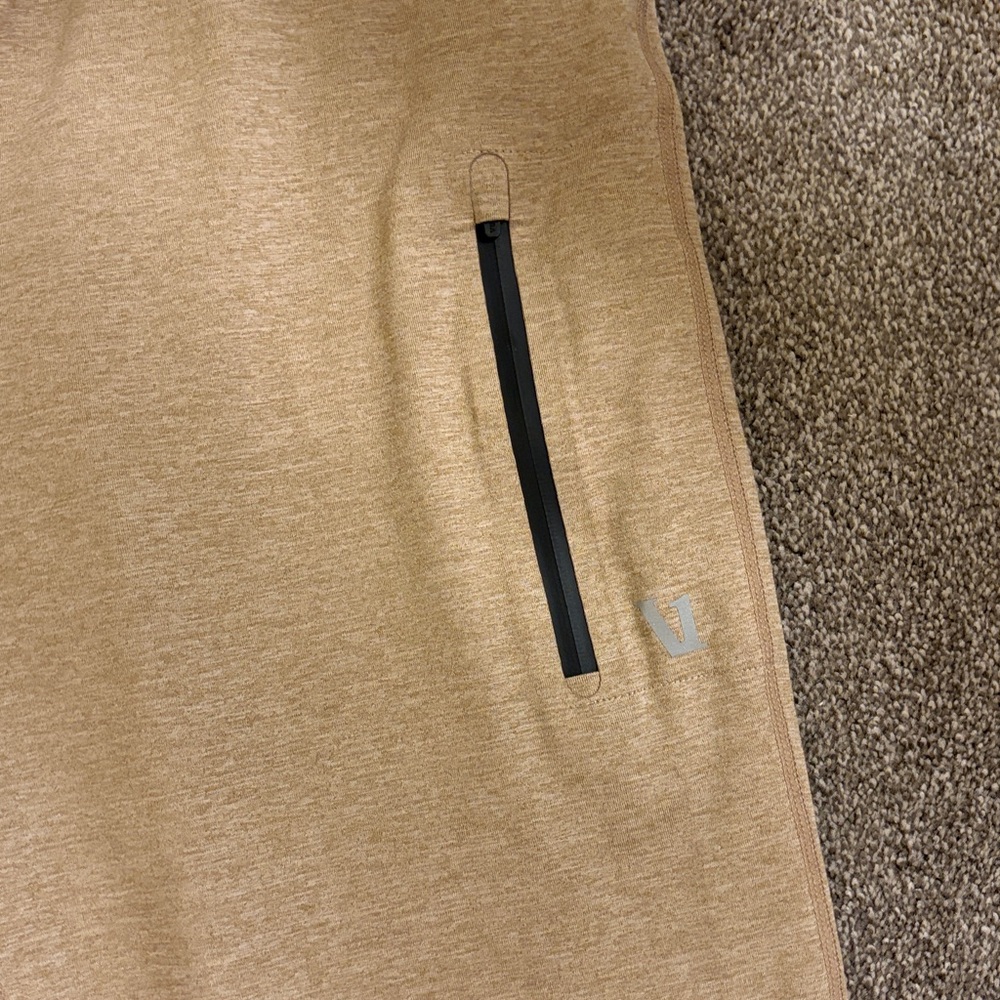 Vuori Men’s Sunday Performance Joggers - Picture 3 of 6